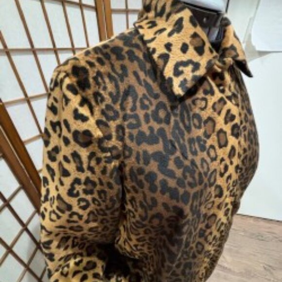 Reversible Cheetah and Black jacket - Picture 3 of 7